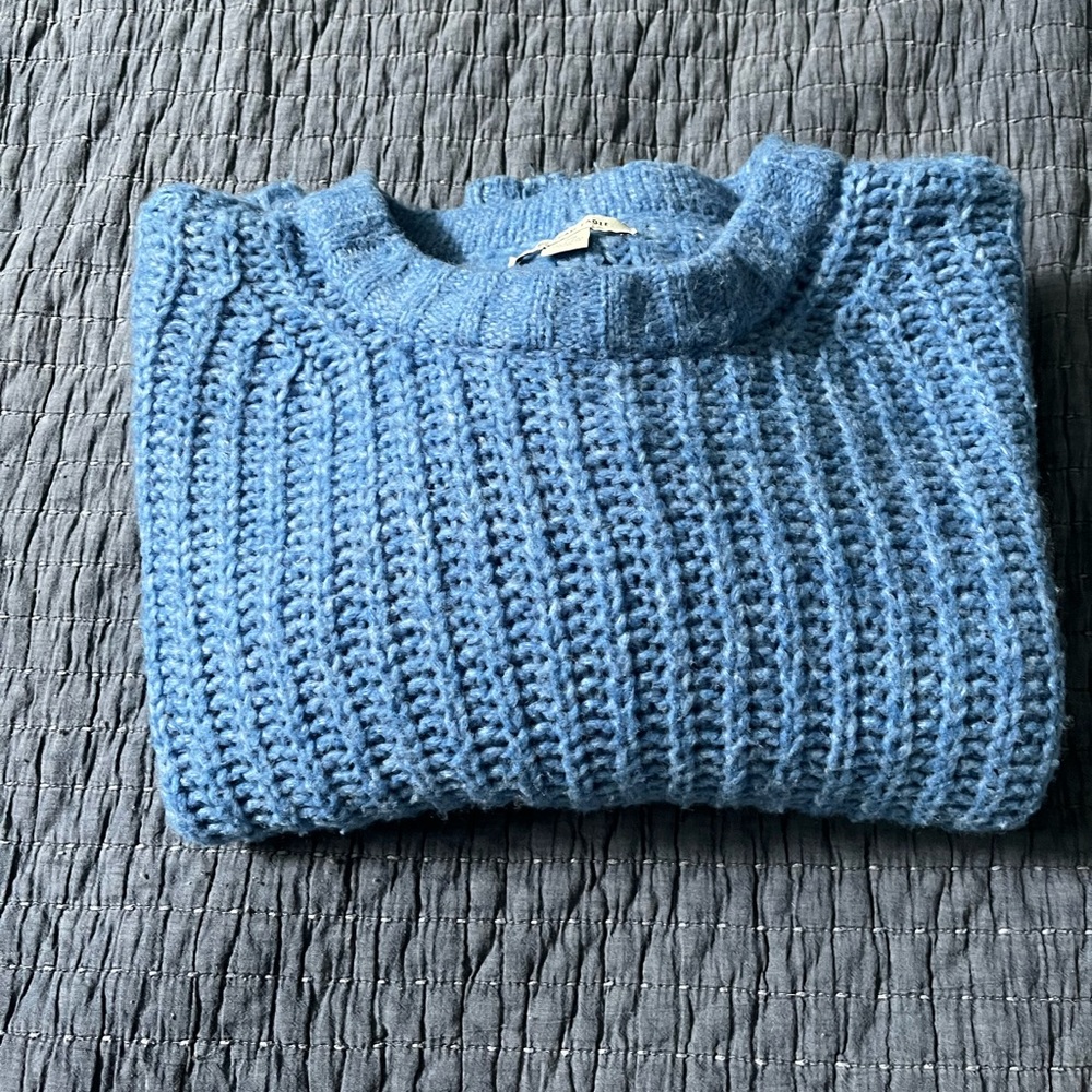 American Eagle sweater (woman’s size M)